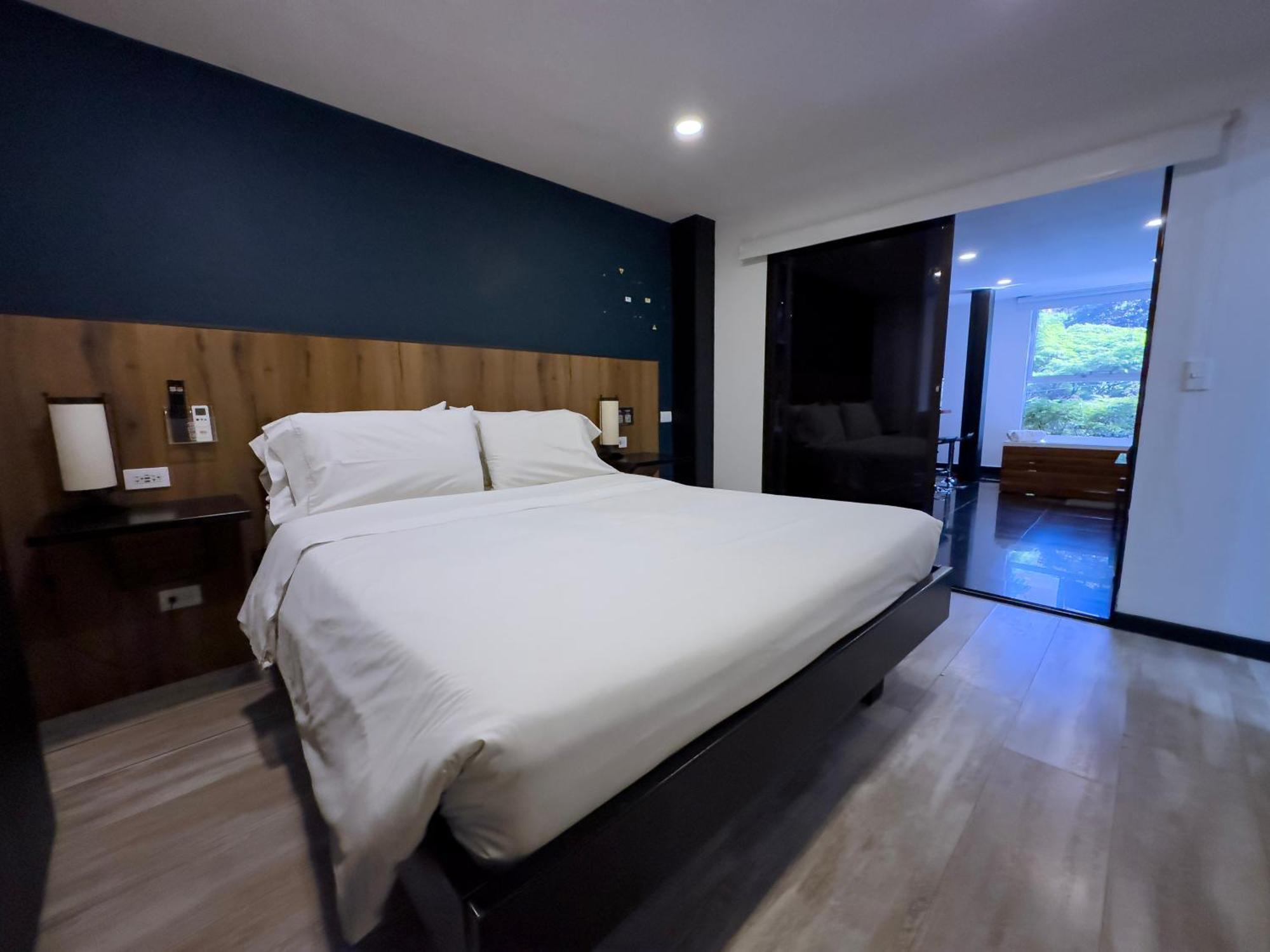 Aparthotel Provenza Lofts Medellín Zewnętrze zdjęcie